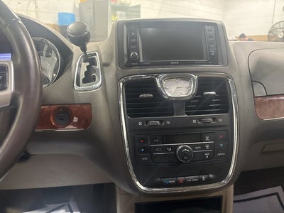 2014 Chrysler Town & Country Touring