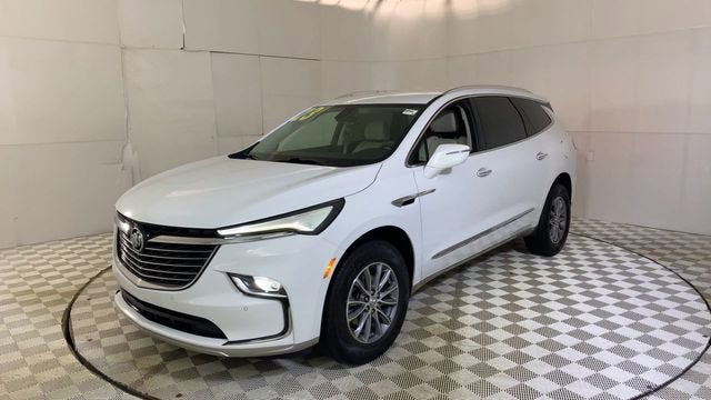 2023 Buick Enclave Essence