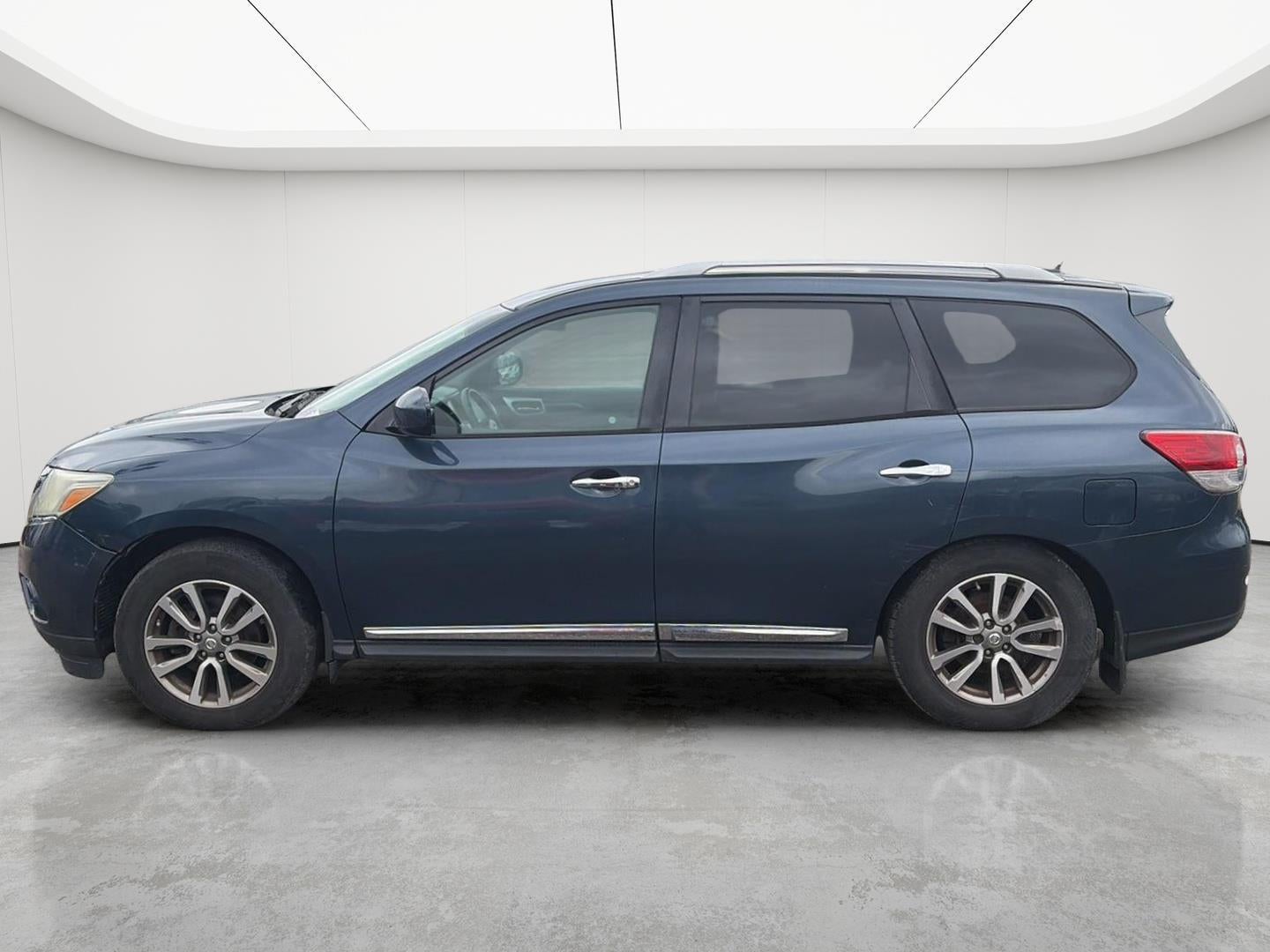 Used 2013 Nissan Pathfinder SL with VIN 5N1AR2MM5DC602511 for sale in Southfield, MI