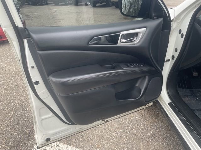 2019 Nissan Pathfinder SV