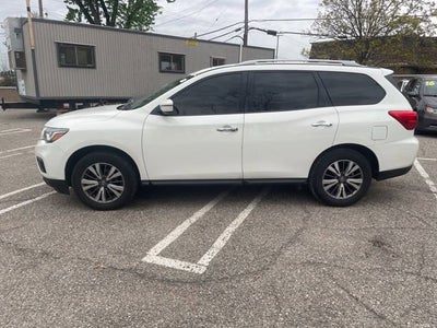 2019 Nissan Pathfinder SV