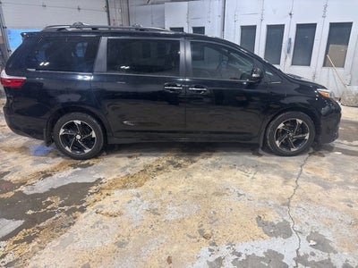 2018 Toyota Sienna XLE