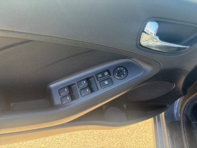 2016 Kia Forte 5-Door LX