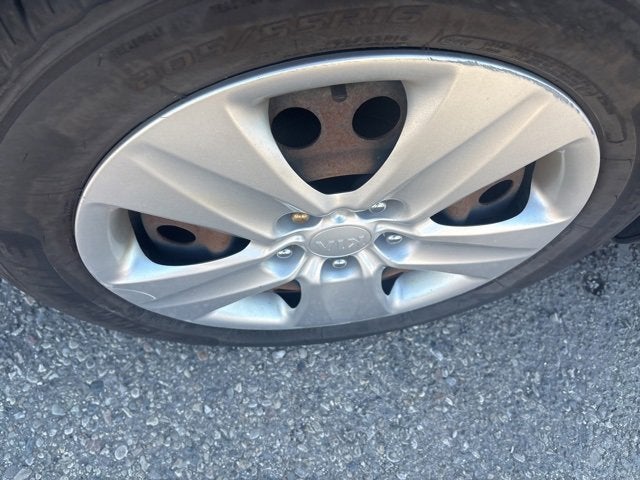 2016 Kia Forte 5-Door LX