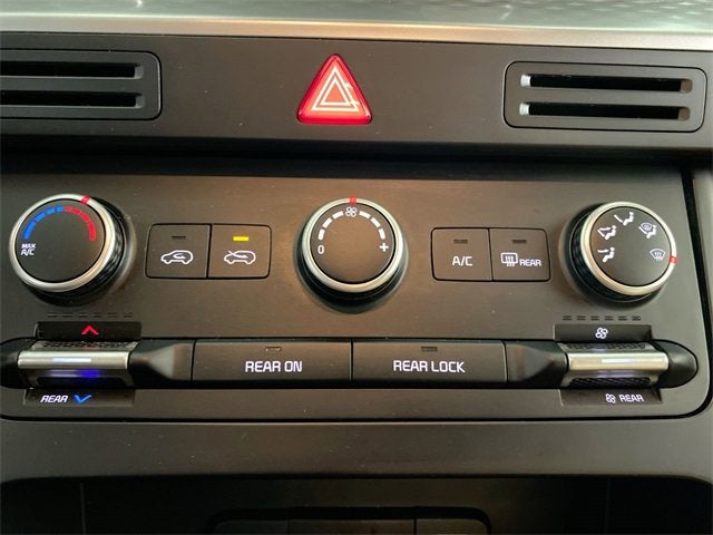 2024 Kia Carnival LX