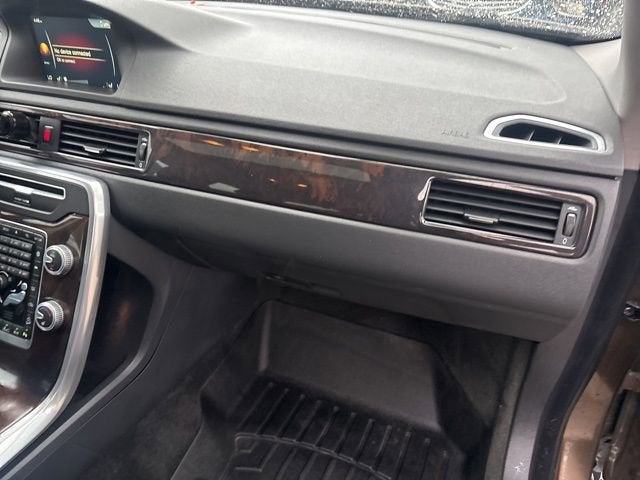 2016 Volvo XC70 T5 Platinum