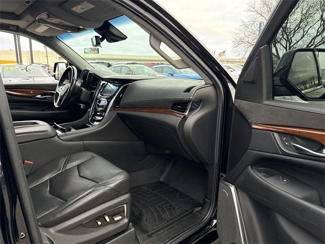 2018 Cadillac Escalade Luxury