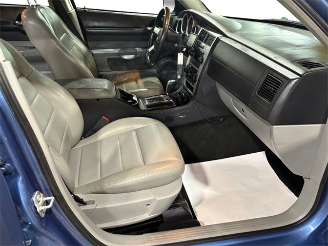 2007 Dodge Magnum Base