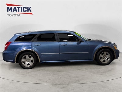2007 Dodge Magnum Base