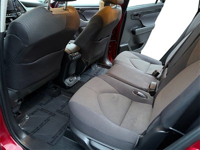 2022 Toyota Highlander LE