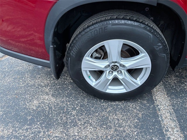 2022 Toyota Highlander LE