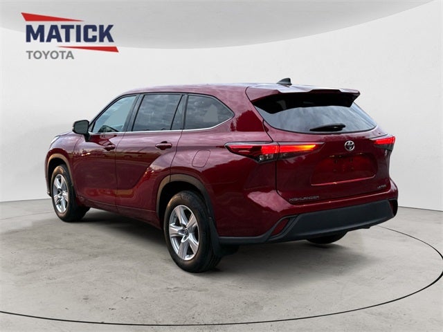 2022 Toyota Highlander LE