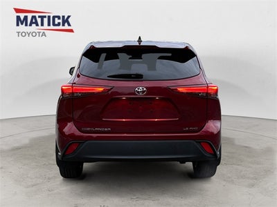 2022 Toyota Highlander LE