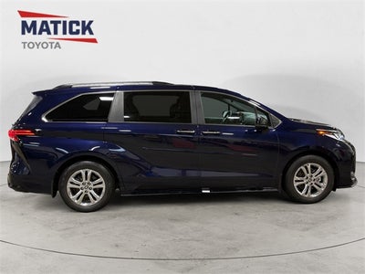 2023 Toyota Sienna XSE 7 Passenger