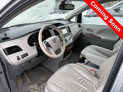 2014 Toyota Sienna XLE 8 Passenger
