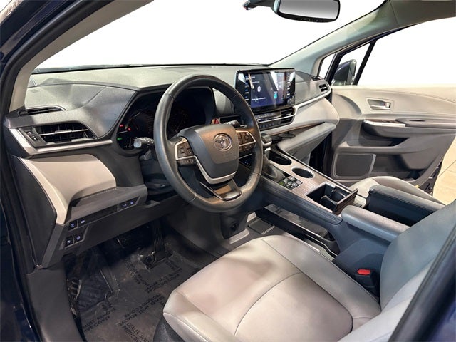 2022 Toyota Sienna XLE 7 Passenger