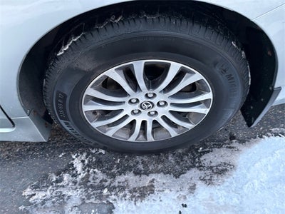 2020 Toyota Sienna XLE 7 Passenger