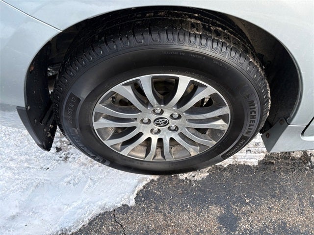 2020 Toyota Sienna XLE 7 Passenger