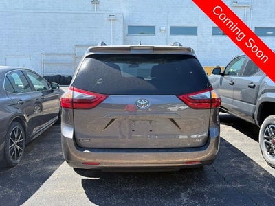 2020 Toyota Sienna XLE 8 Passenger